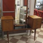 601 3739 DRESSING TABLE